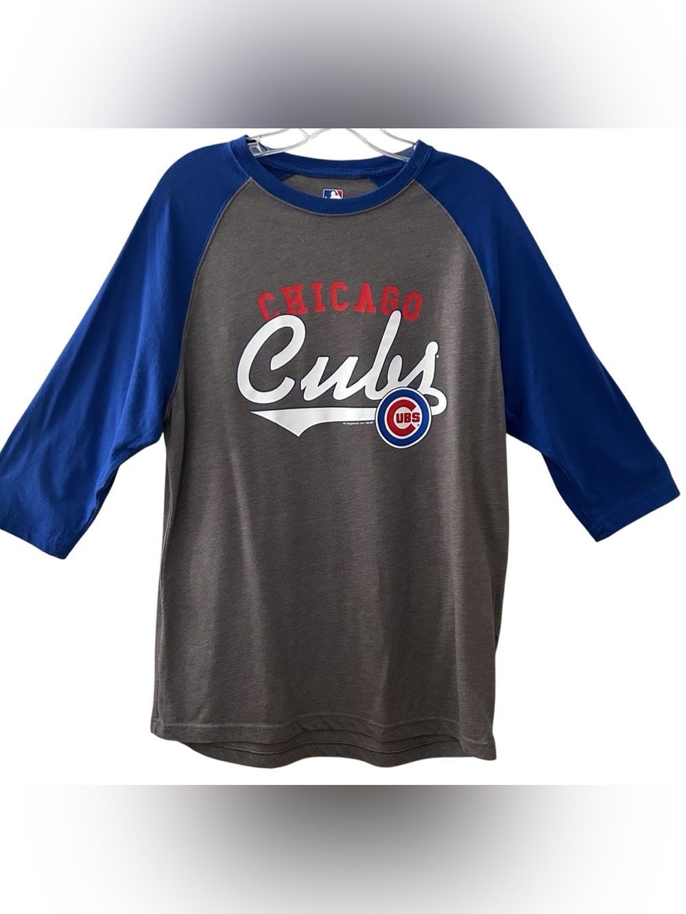 CHICACO CUBS 3/4 Sleeve Gray Raglan Graphic Shirt Men's Size Large